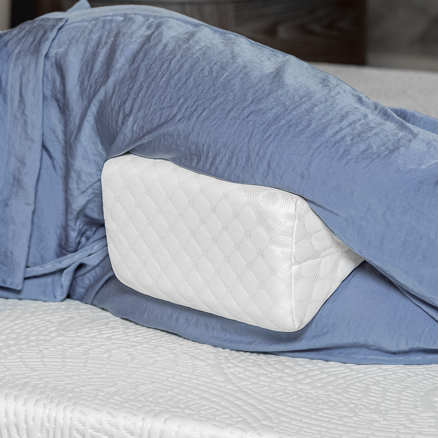 Leg and knee pillow, ergonomic foam, removable cover.